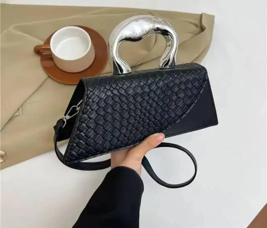 شنطة يد كلاسك
